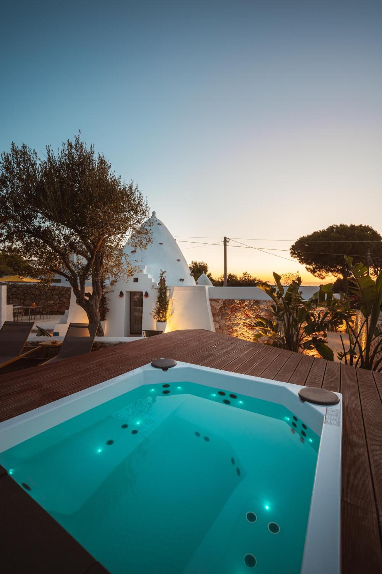 Villa Trullomare & Pool - Housea